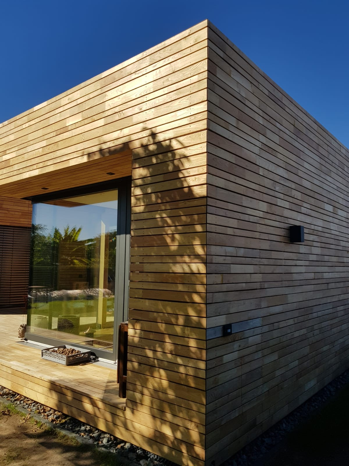 Terrassendiele Robinie 100 x 26 mm, glattkant, stehende Keilzinkung