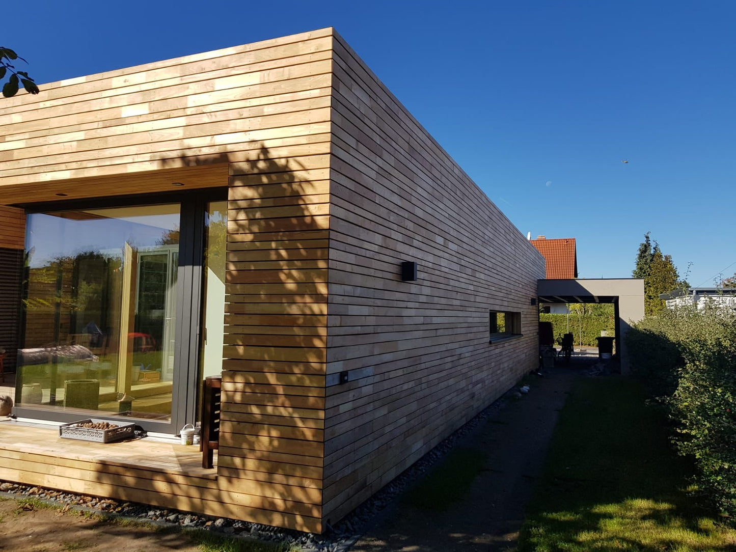 Terrassendiele Robinie 100 x 26 mm, glattkant, stehende Keilzinkung